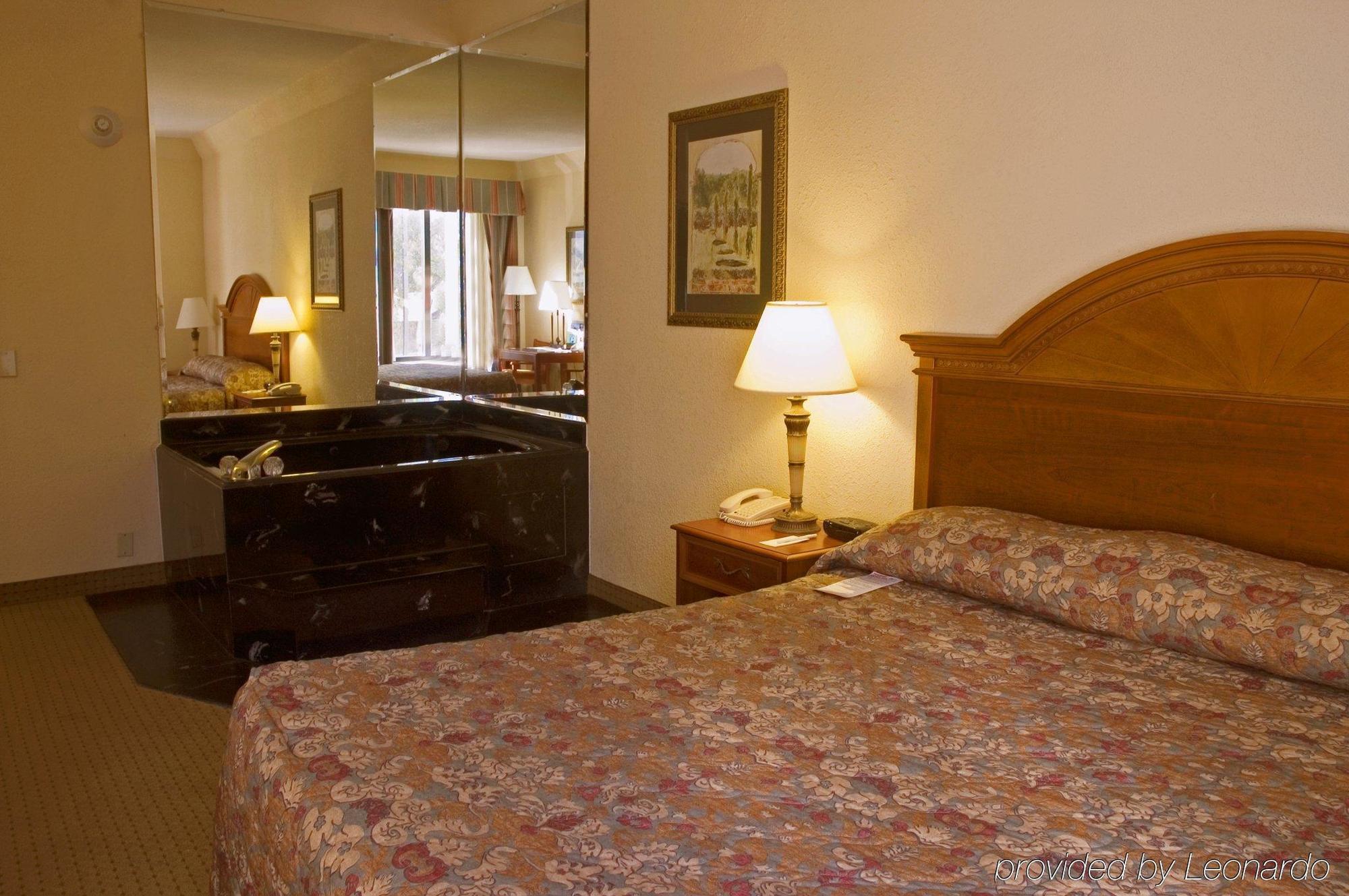 Holiday Inn Express & Suites Houston - Memorial Park Area By Ihg Exteriér fotografie